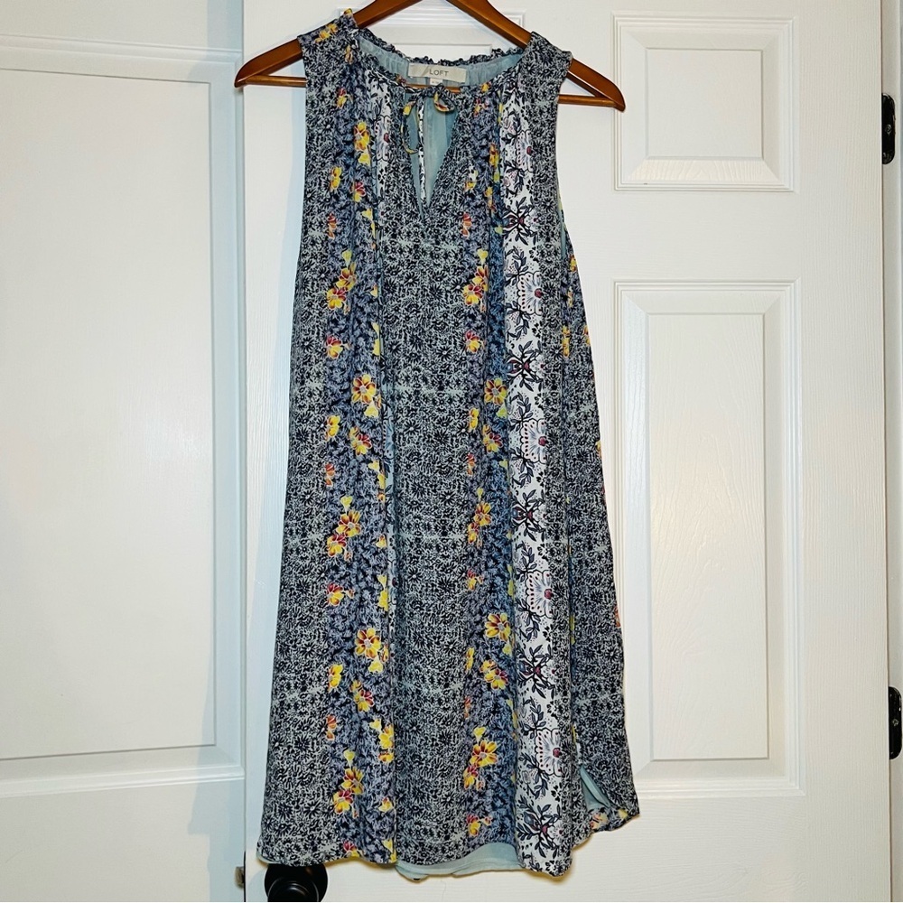 Ann Taylor LOFT Sleeveless Rayon Dress Fully Lined - Floral Print